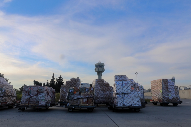 Filistin'e tıbbi yardım taşıyan uçak İstanbul'dan havalandı